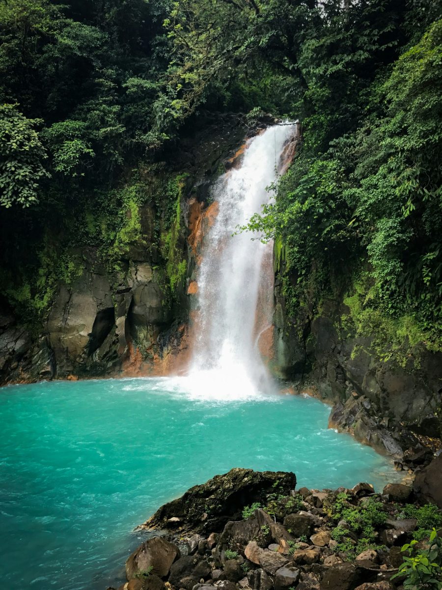 Abenteuerurlaub Costa Rica – Regenwälder, Vulkane und Strände für tropische Outdoor-Erlebnisse.